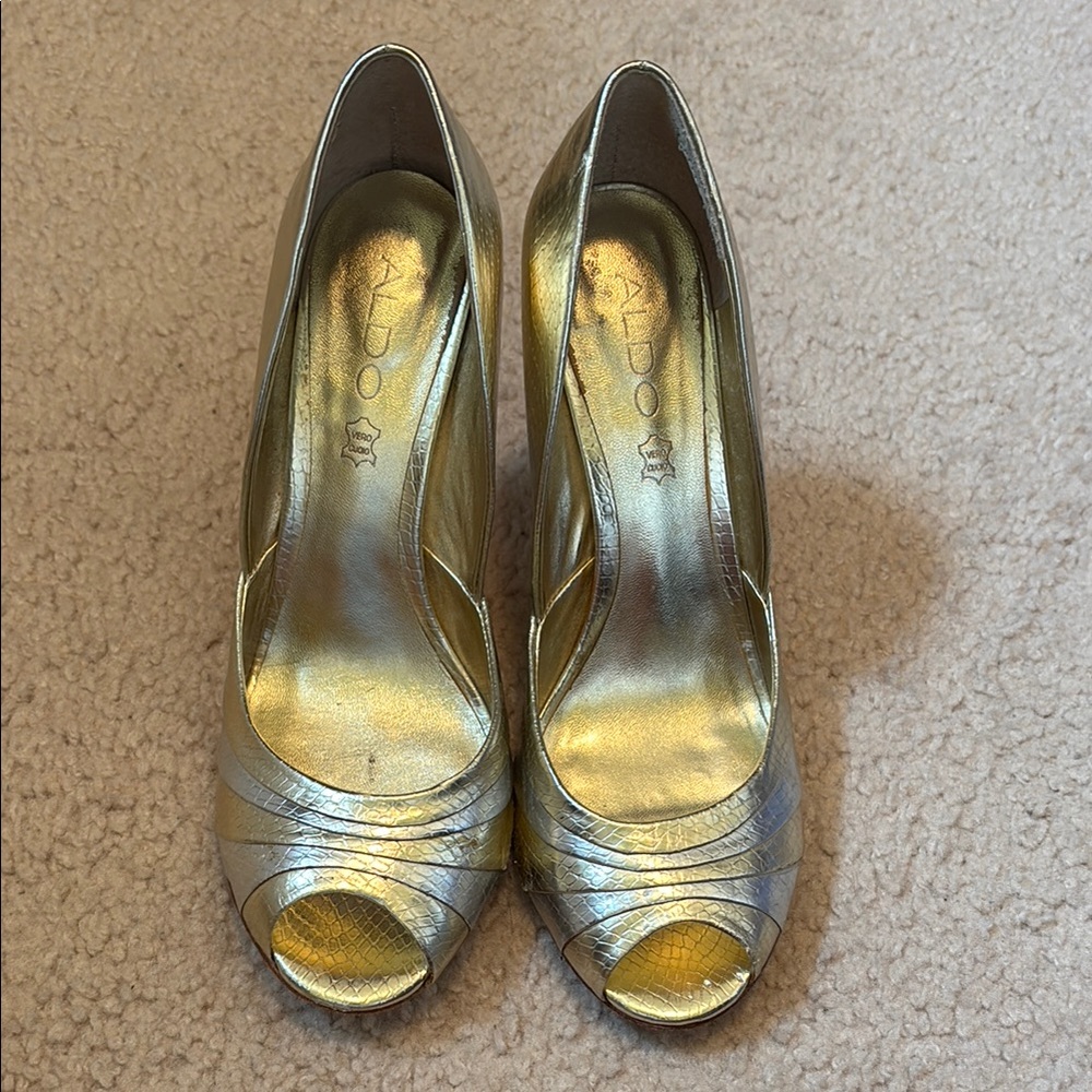 Aldo Gold Peep-Toe Heels Elegant Design